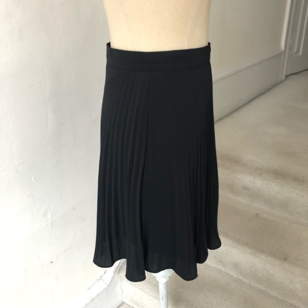 Nicole Miller Pleated Mini Skirt NWOT - Picture 2 of 7